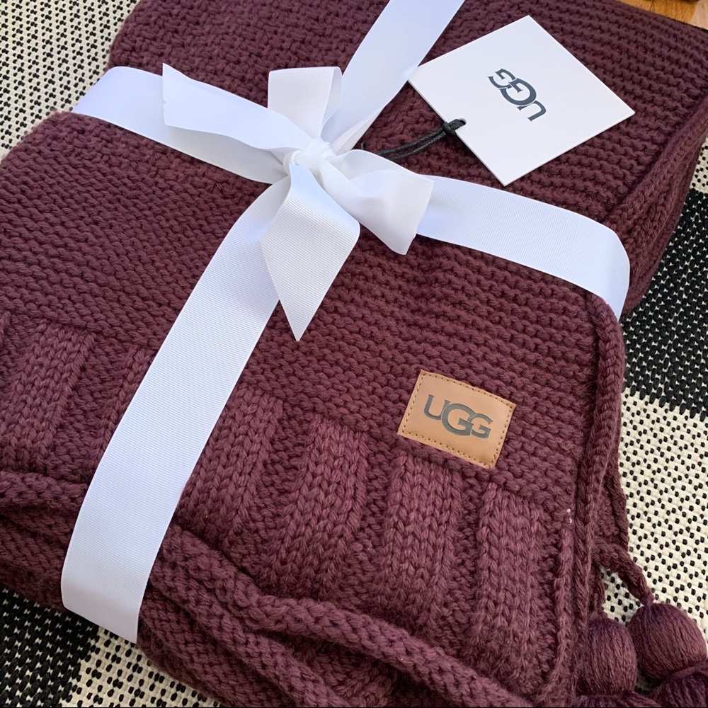 UGG | Preston Sweater Knit Tassel Blanket. FALL - Picture 4 of 8